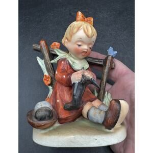 Vintage Erich Stauffer Figurine Girl Knitting Bluebird 7961 Crossed Arrows